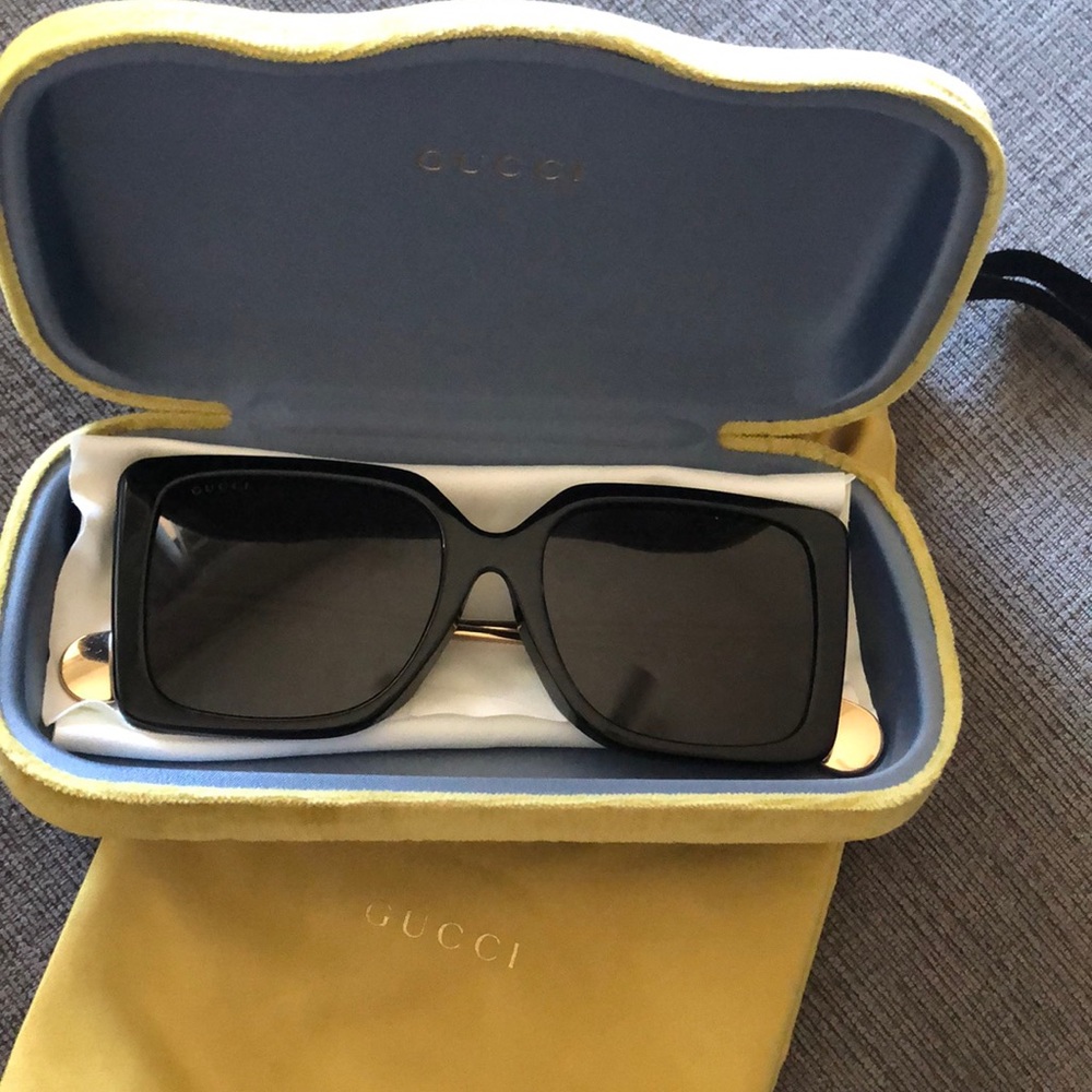 Square-framed Gucci sunglasses - Picture 1 of 3